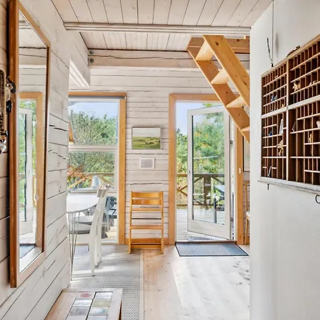 Feriehus Cosy On A Large Hilly Natural Plot With Covered Terrace And Loft Close To Helgenaes Unique Landscape, Viewpoints And The Knebel