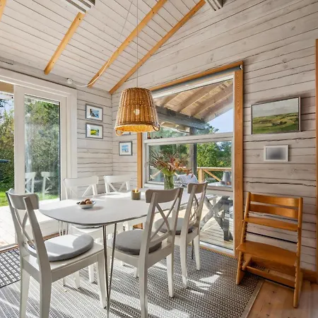 Feriehus Cosy On A Large Hilly Natural Plot With Covered Terrace And Loft Close To Helgenaes Unique Landscape, Viewpoints And The