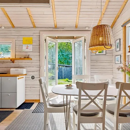 Cosy On A Large Hilly Natural Plot With Covered Terrace And Loft Close To Helgenaes Unique Landscape, Viewpoints And The * Knebel