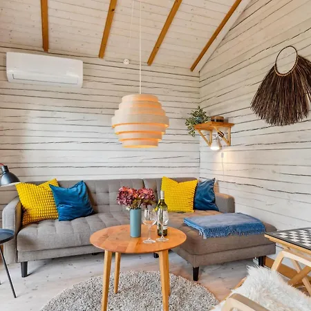 Cosy On A Large Hilly Natural Plot With Covered Terrace And Loft Close To Helgenaes Unique Landscape, Viewpoints And The Feriehus